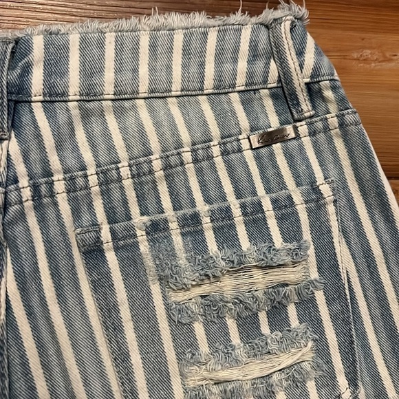KanCan highrise striped shorts size medium - Picture 5 of 8